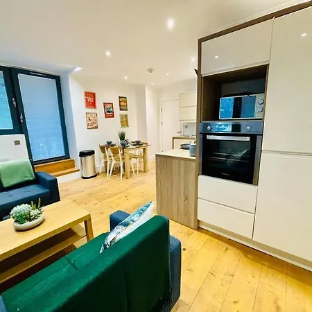 Riverside Apartment With Balcony Bristol Exterior photo