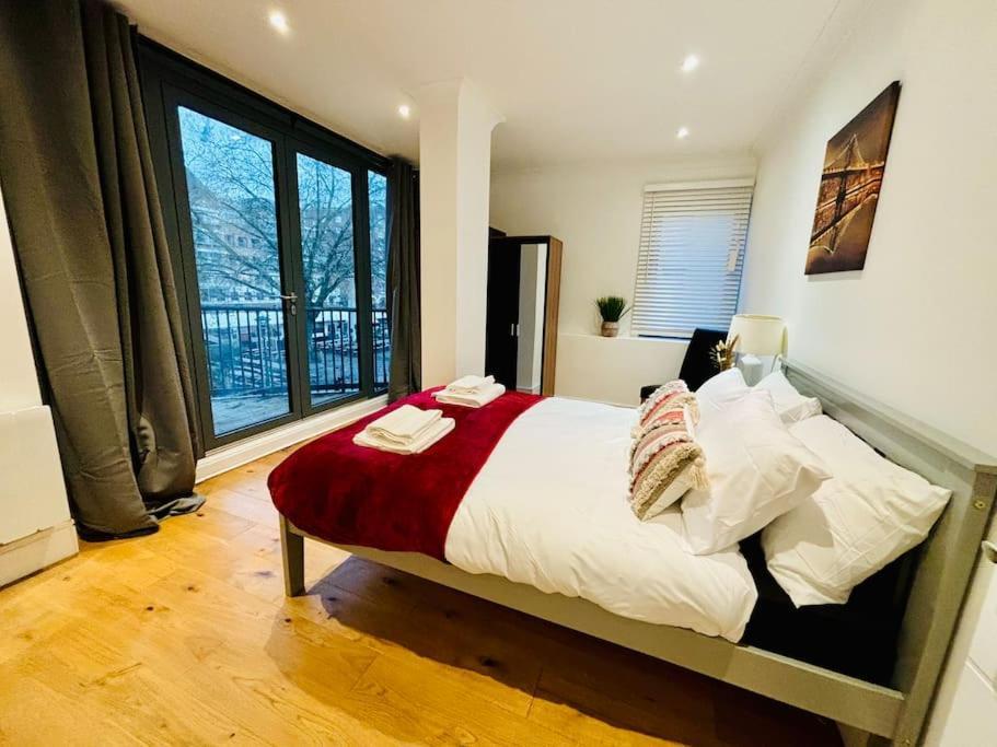 Apartment Riverside With Balcony Bristol